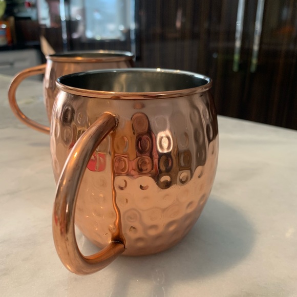 Pair of Copper/ Rose Gold Toned Mugs - Picture 3 of 4